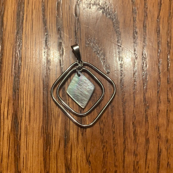 Reversible Abolone pendant - Picture 2 of 2